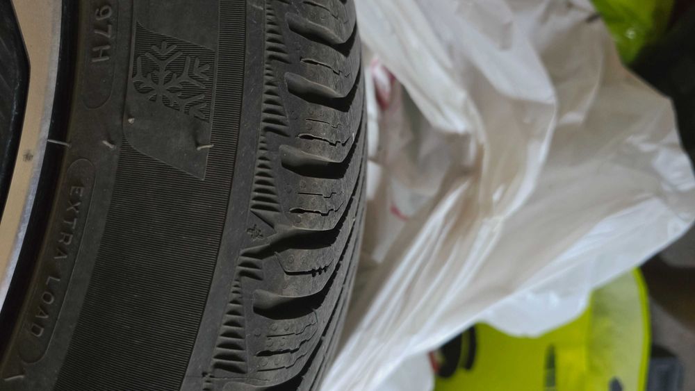 Продавам Гуми/джанти 19