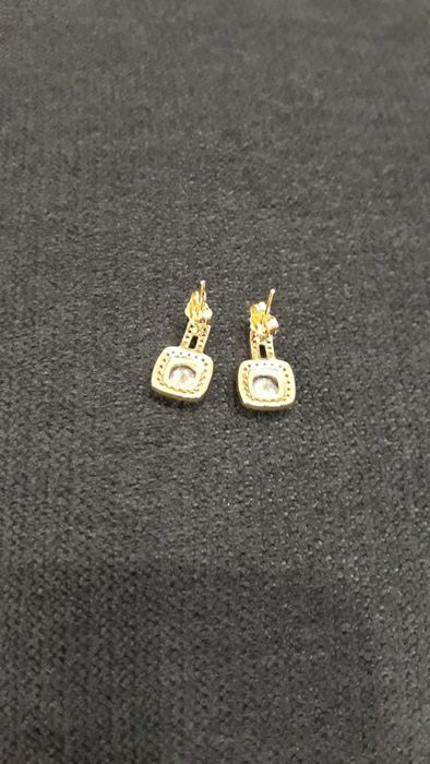 Дамски обеци с циркони