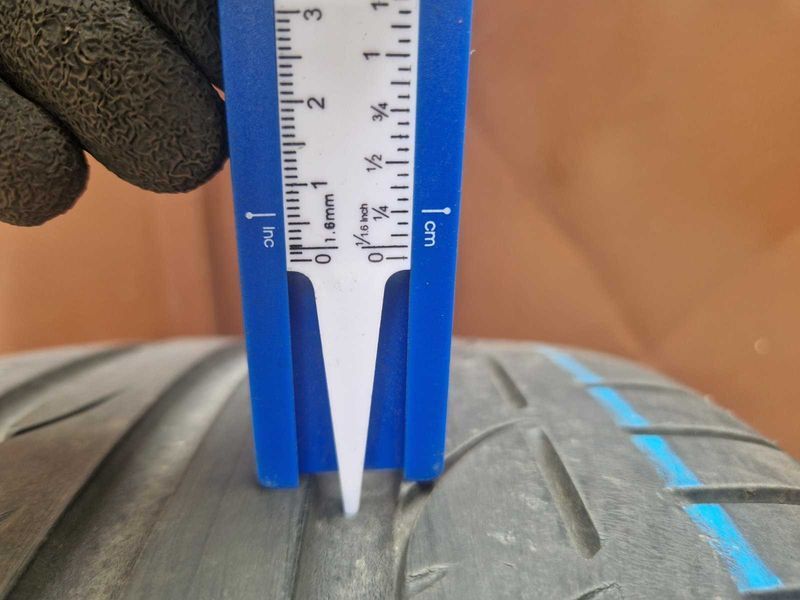 2 Bridgestone R18 245/35
летни гуми Runflat 
DOT4518