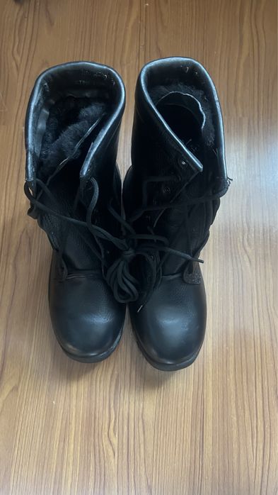 Продам зимний кожаные берцы 42 размера,гелевые подошвы!!!