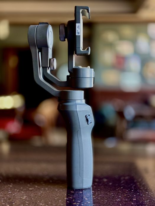 Стедикам DJI Osmo Mobile 2, в отличном состоянии.