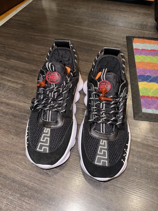 Versace chain reaction black and white