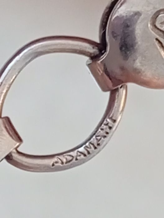 Браслет от бренда Адамари.