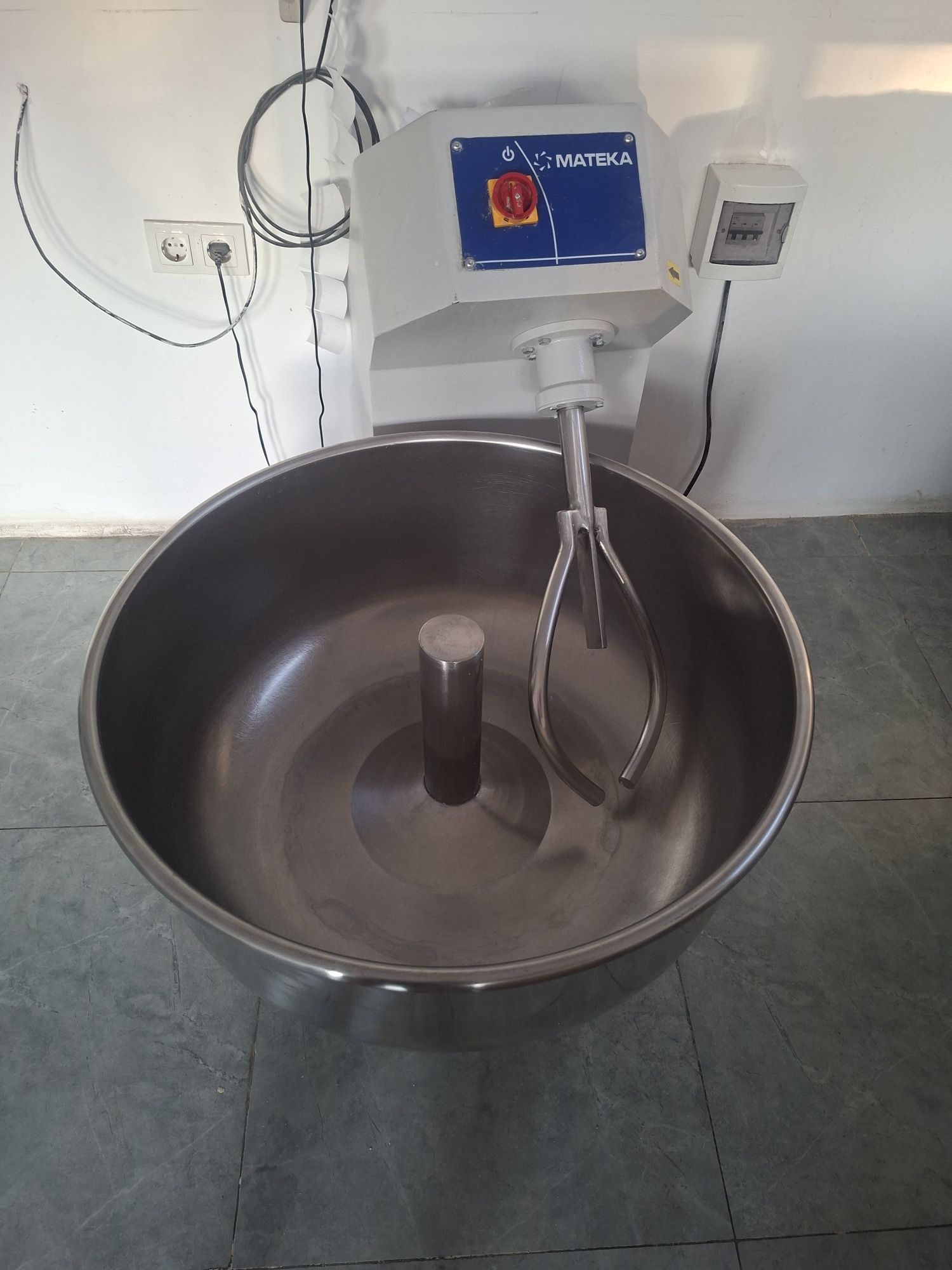 Продам  Тестомес новый