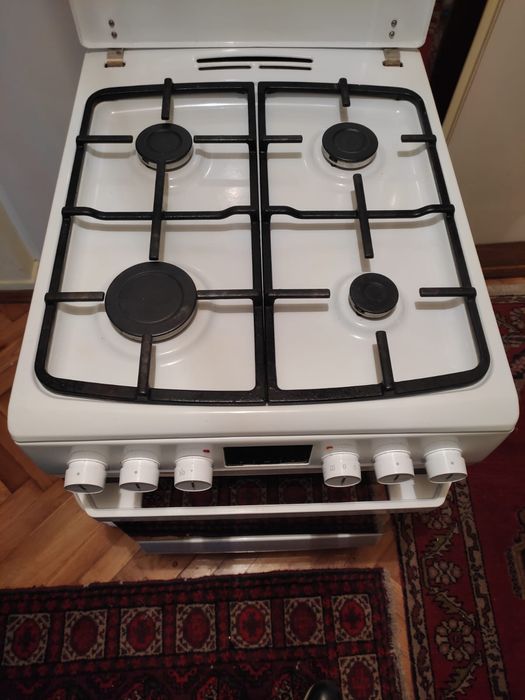 Aragaz mixt Hansa în stare foarte bună.