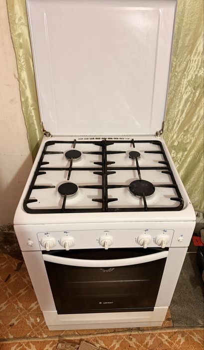 Продам газ плиту Гефест 60 см   с доставкой рабочий