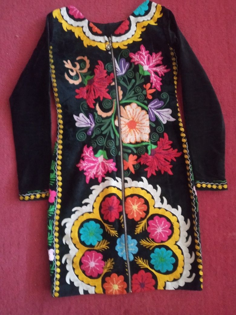 .Ayolar kiyimi. Xolati yaxshi.