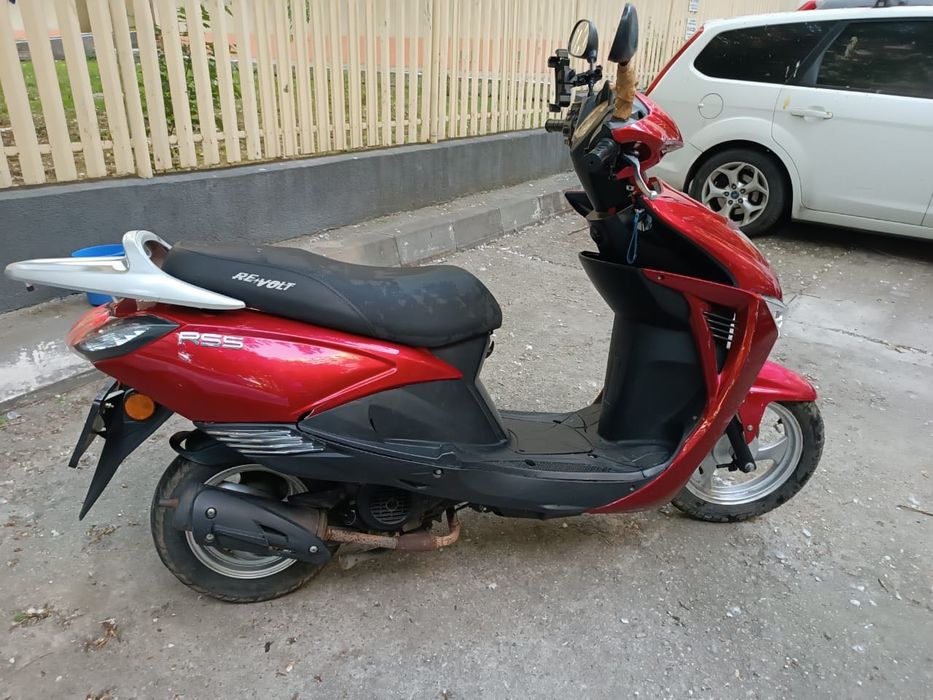 Revolt scoter 50cc