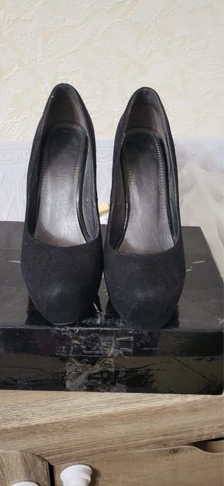 Чистая замша за 3 тыс. Размер 36