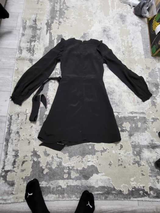 Vindem rochiță Tommy Hiflingher