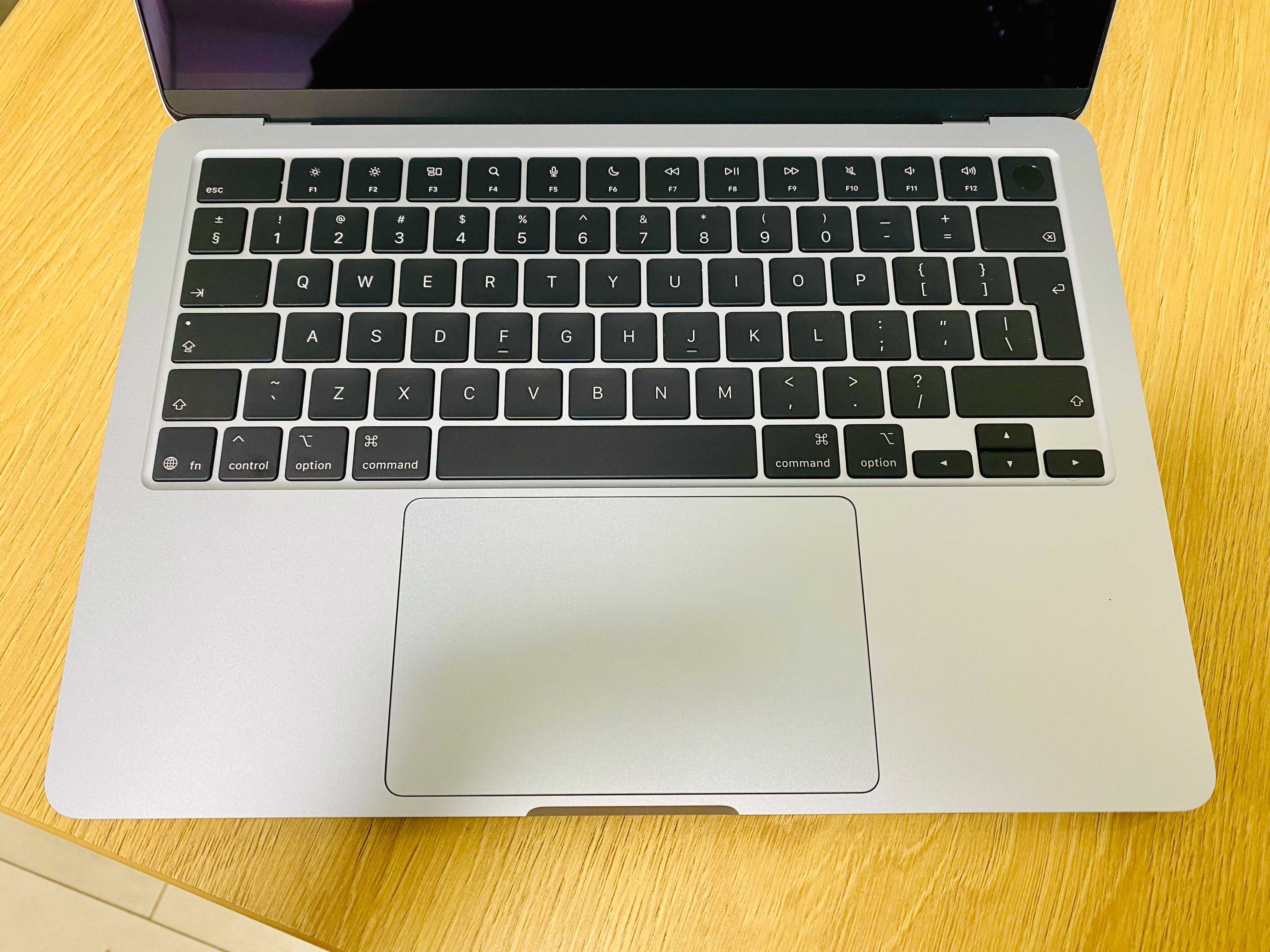 ЧИСТО НОВ !!! Apple MacBook Air 13" 2025, Apple M4, 16GB RAM, 256GB, Sky Blue, 100% BH ТЕХНОПОЛИС — миниатюра 3