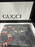 Продавам Кожен партфеил на GUCCI  и Goyard