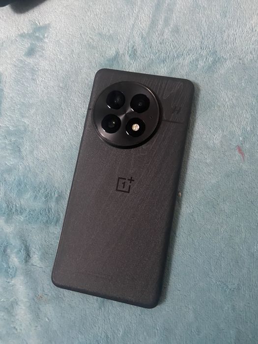 vand oneplus 13 512 GB negru folosit sau schimb cu huawei pura 80 ultr