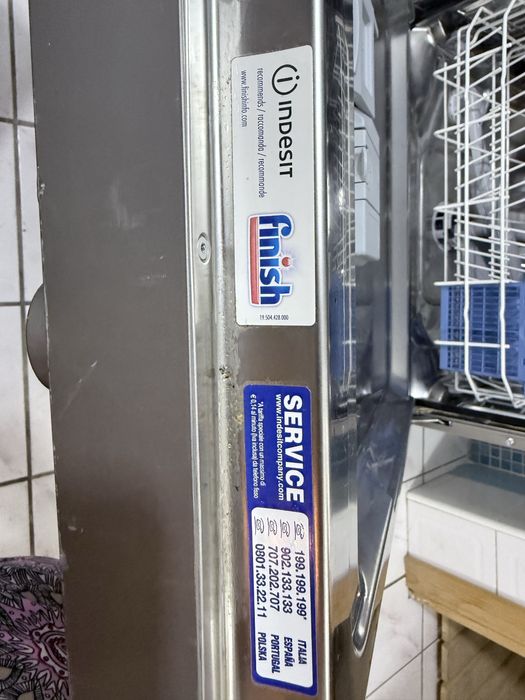 Продам Посудомоичную  машину