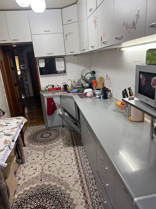 Срочно продается 4-х комнатная Авиасозлар 1 Базар Кадышева