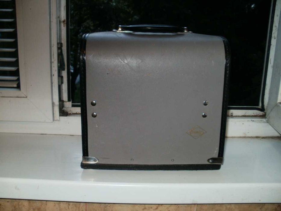 Vintage videoproiector , aparat de proiectie Eumig  P8  , colectie