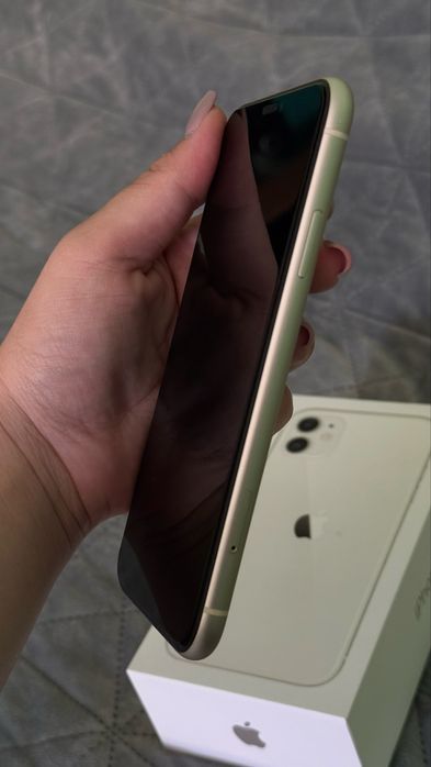 iPhone 11 / 64GB / White *КАТО НОВ*