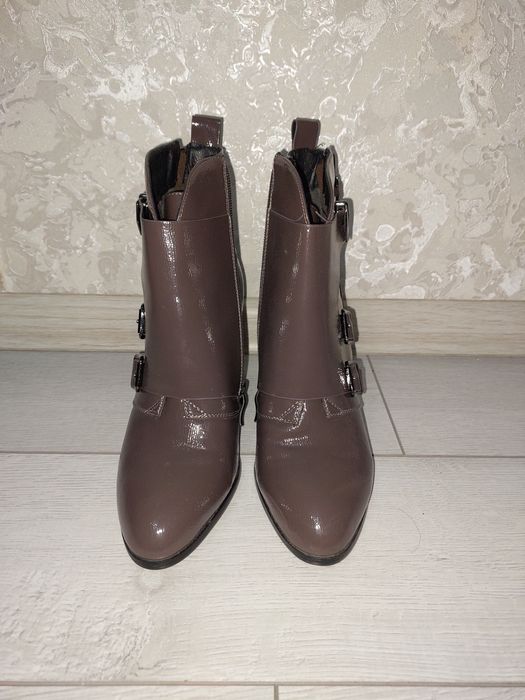 Продам ботильоны женские