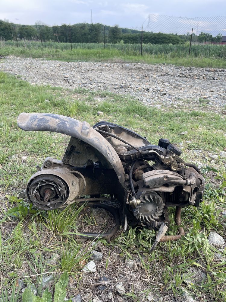 Motor scuter piaggio 50cc 4t