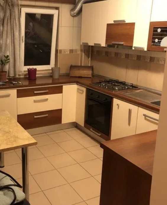 Дава се под наем Тристаен апартамент в Пловдив, Христо Смирненски - 85 кв.м за 372.3 € - Снимка #1