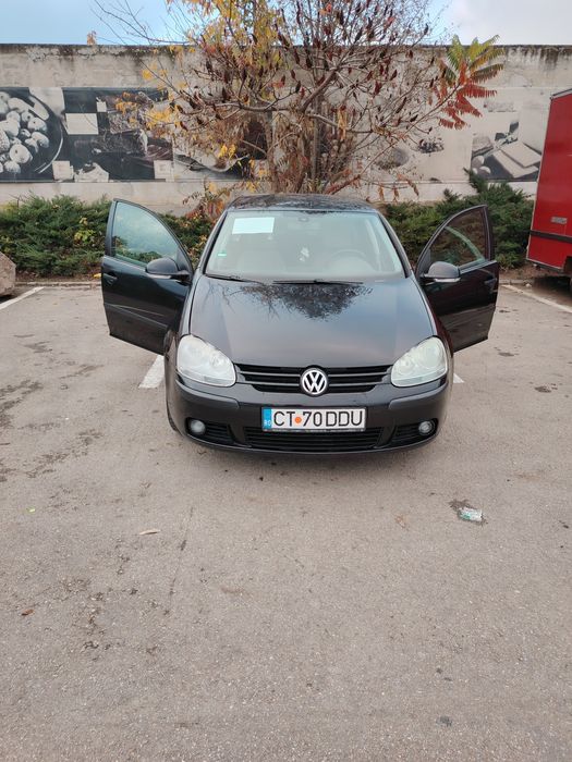 Se vinde mașină GOLF 1.6/FSI/6 VITEZE MANUALA