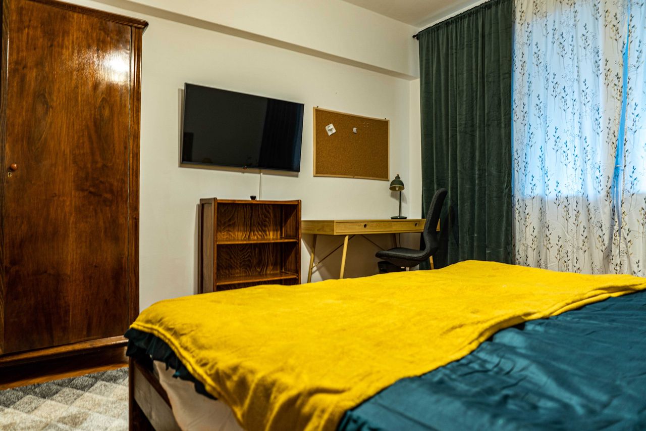 Дава се под наем Двустаен апартамент в София, Център - 56 кв.м за 382.5 € - Снимка #1