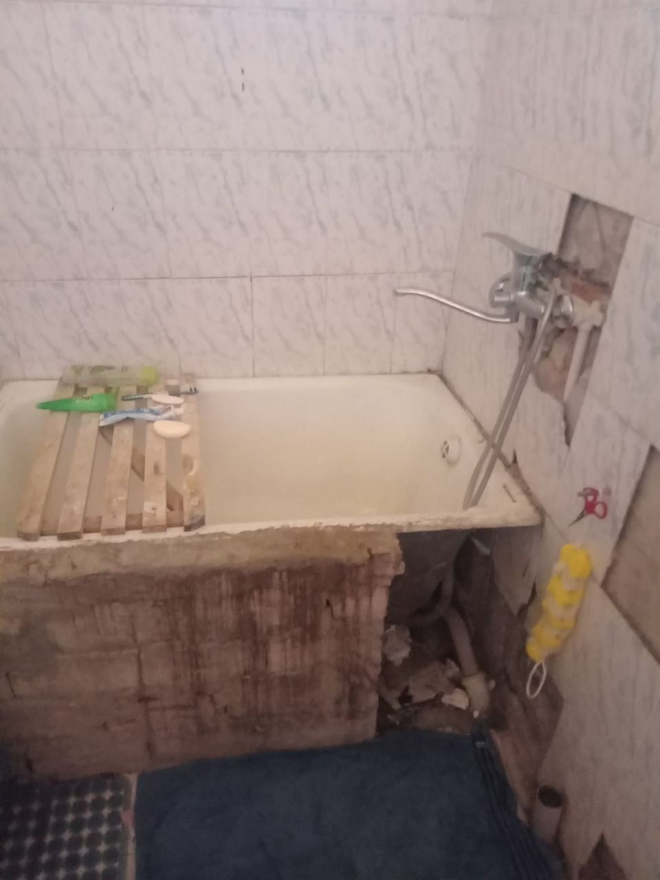 Zangiota tumani, 2 qavatliy, 6 sotixliy uchastka 150 000 dollar.