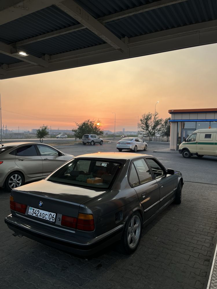 BMW E34 срочно в городе
