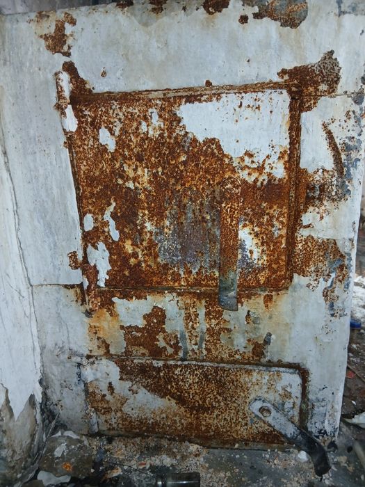 Продам печку среднее состояние срочно