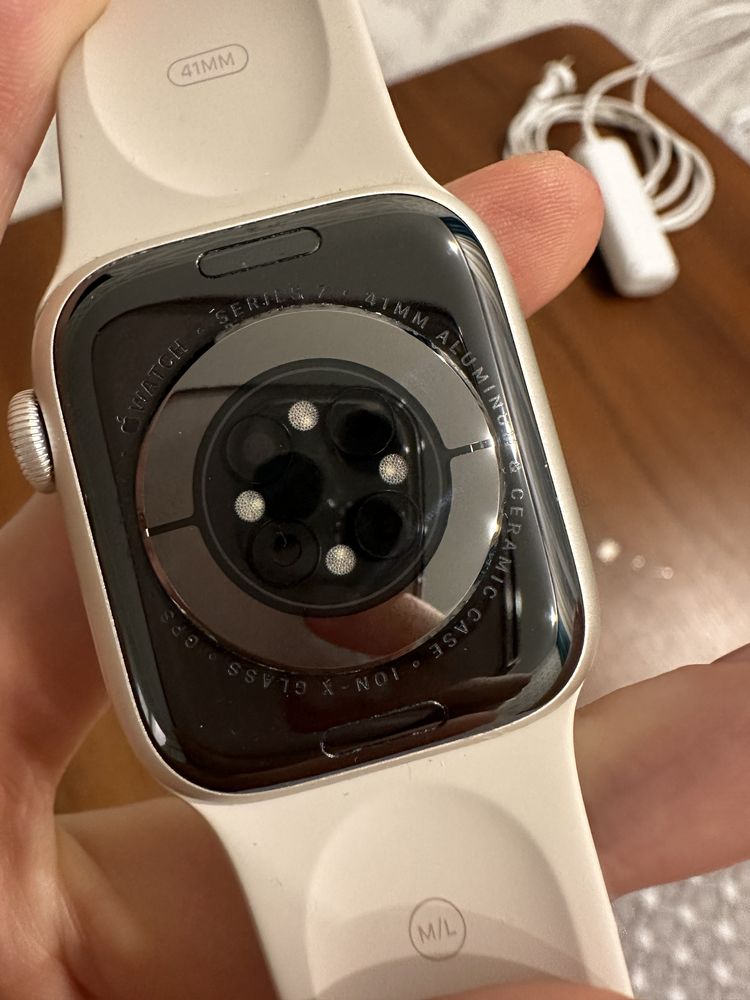 Продам apple watch series 7