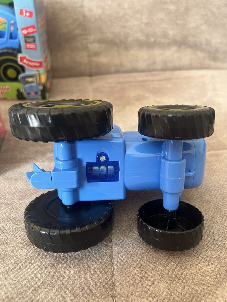Музыуальный синий трактор
