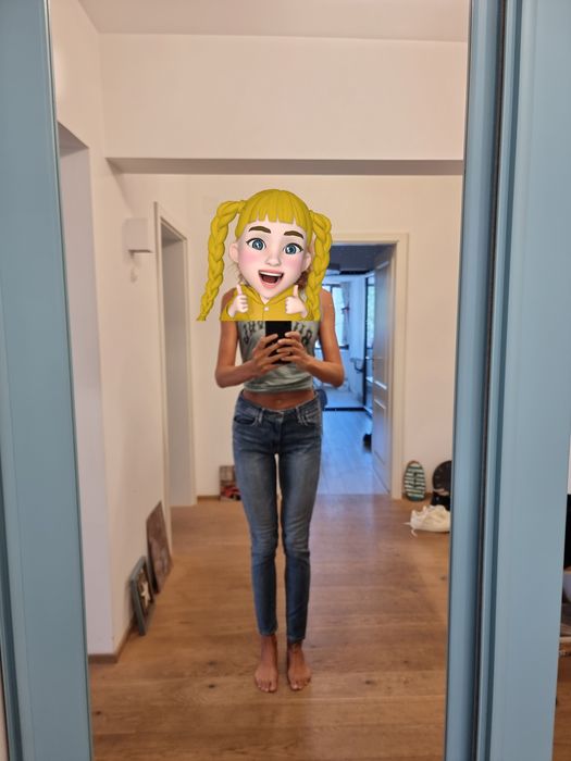 Blugi levis , albastru