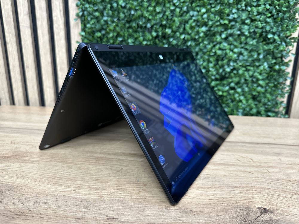 Laptop Trekstor Yourbook C11B , cu Amprenta si Touchscreen