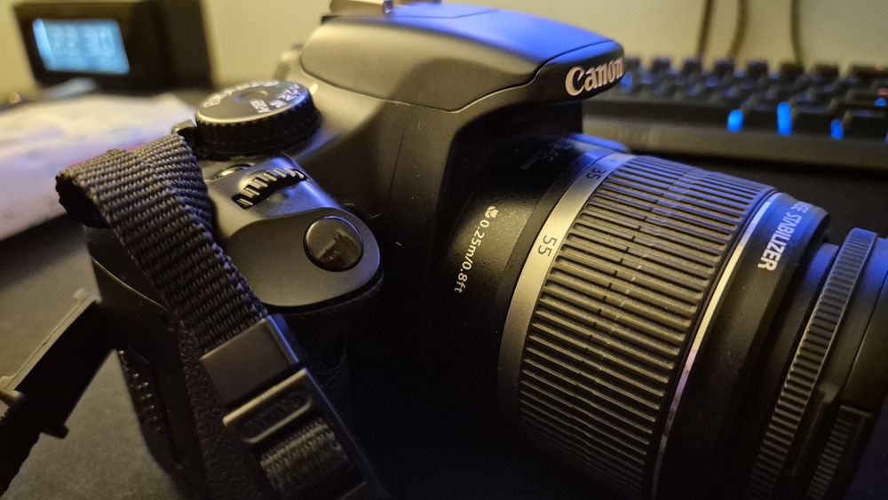 Canon EOS 450 D obiectiv 18-55