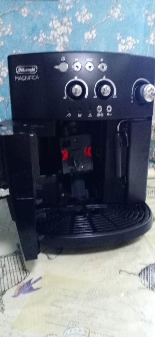 Продам кофемашину Delonghi