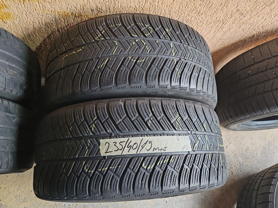 Vând cauciucuri 235/40/19 M+S 2 buc imp Germania//Michelin//