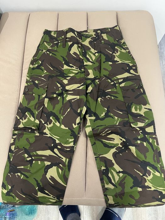 Costum camuflaj pădure