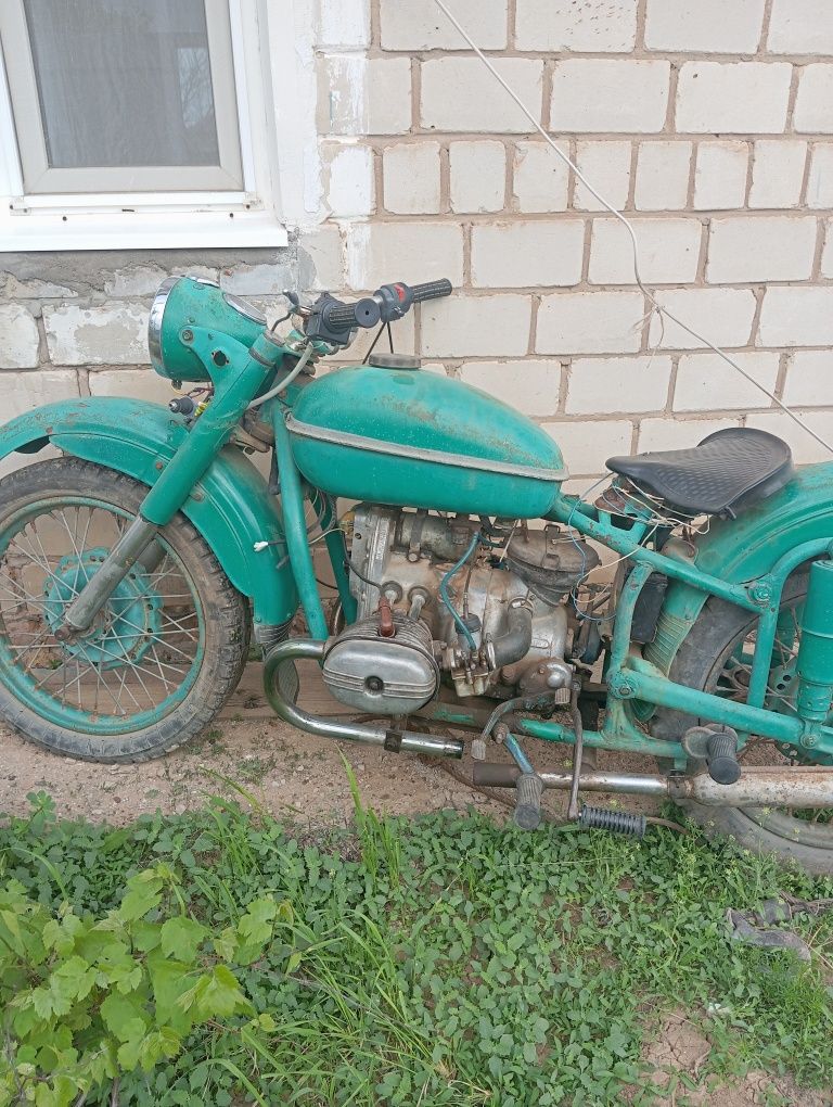 Мотоцикл Урал с люлюкой
