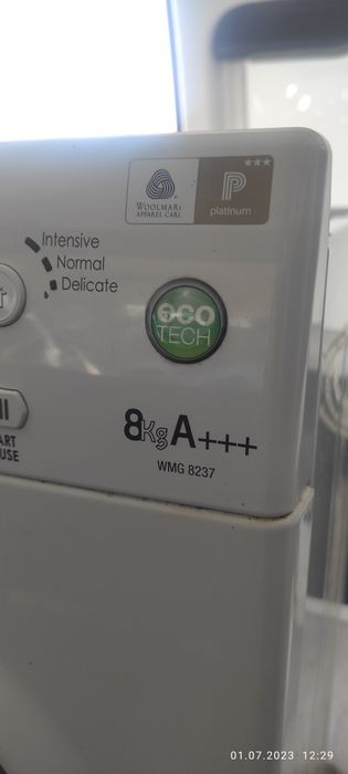 Продавам пералня Hotpoin Ariston WMG 8237,за части