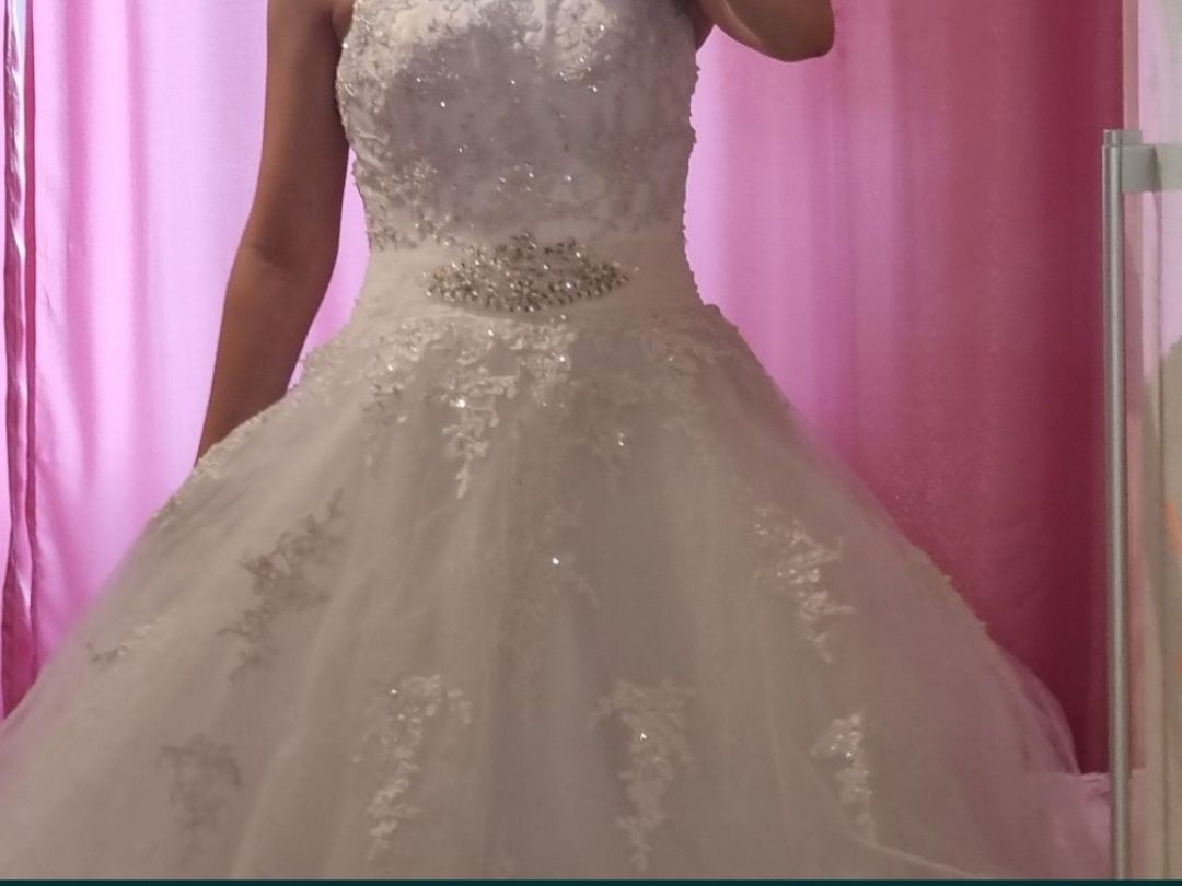 Свадебное платье белый и бальное платье айвори