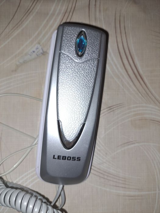 Telefon analog de perete