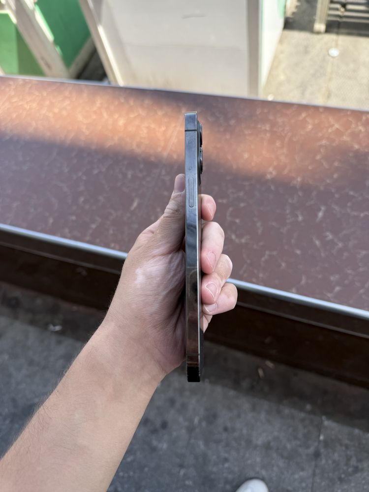 Iphone 12 pro max yaxshi xolatda