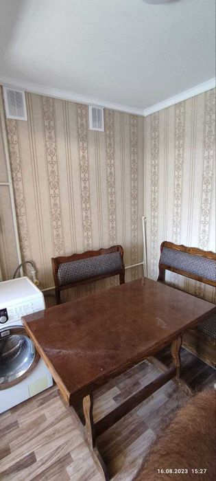 2 хонали уй сотилади. Продаётся 2-х комнатная. ОВИР