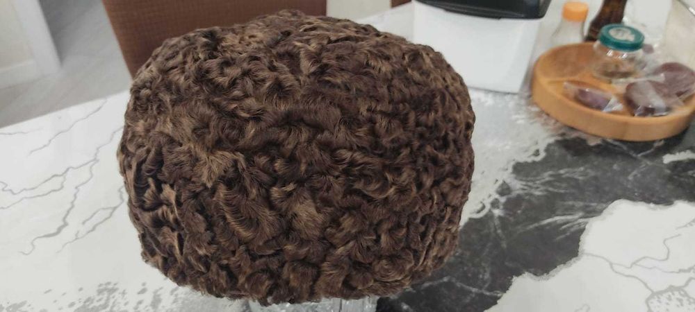 Продам новую ушанку из натурального Каракуля