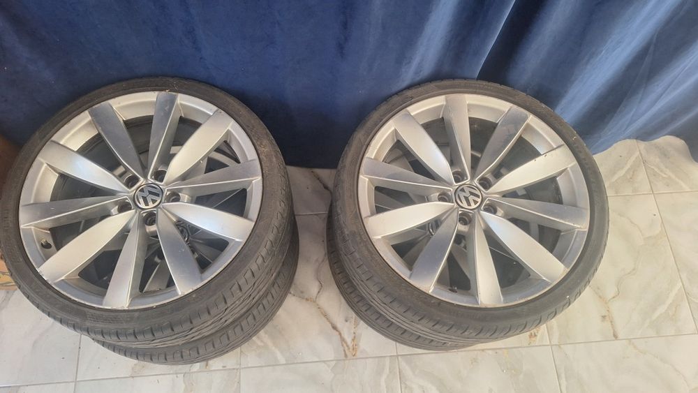 Vând jante R19 urgent