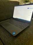 Лаптоп DELL Vostro 3500