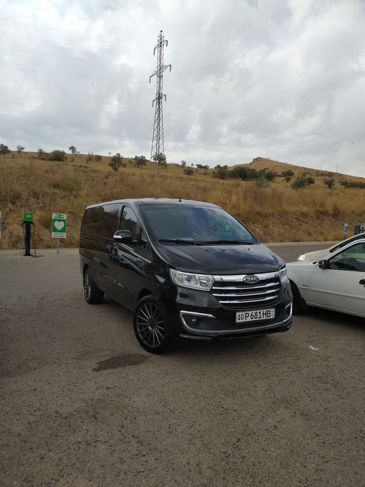 Mikroavtobus miniven taksi toqqa