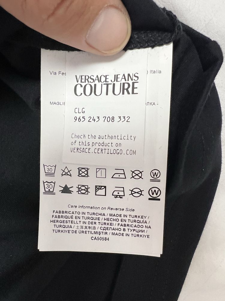 Оригинална тениска на Versace Jeans Couture!