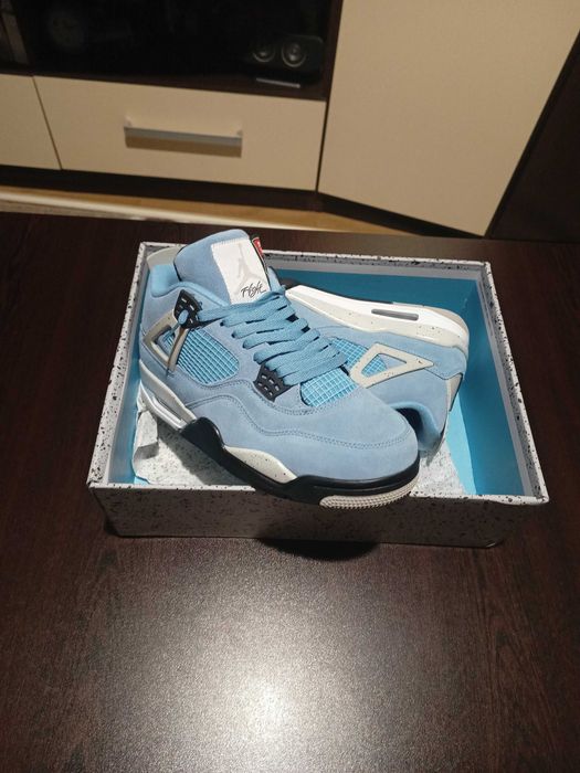 Jordan 4 university blue