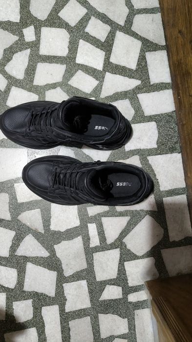 Продавам Guess belluno